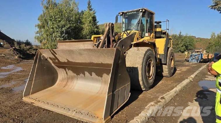 Volvo L 220 F لوادر بعجل