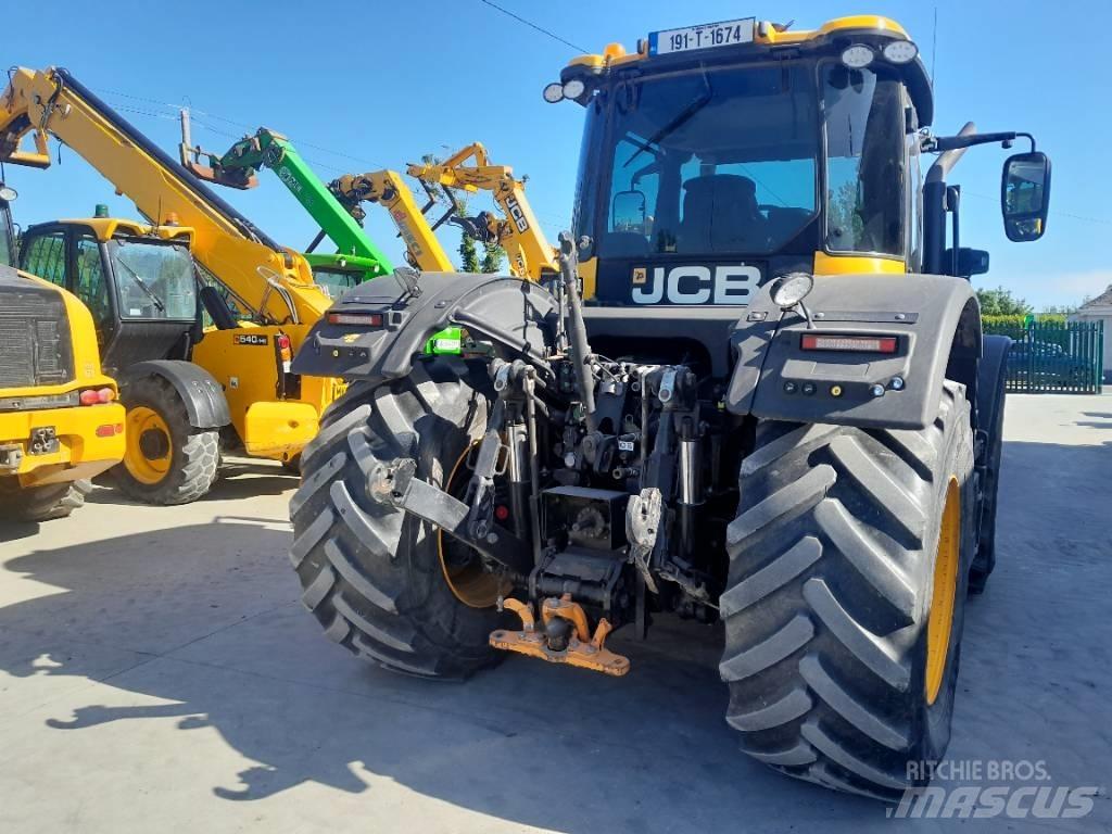 JCB Fastrac 4220 الجرارات