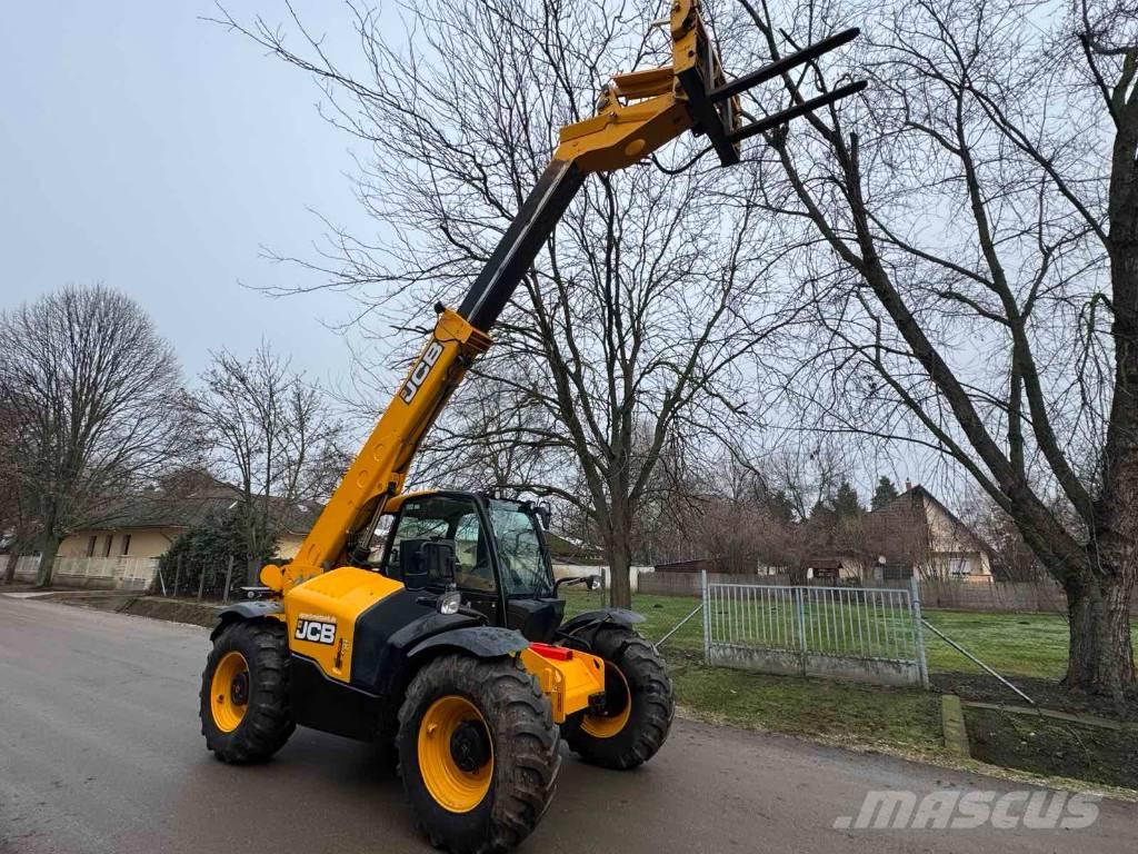 JCB 541-70 مناولات متداخلة