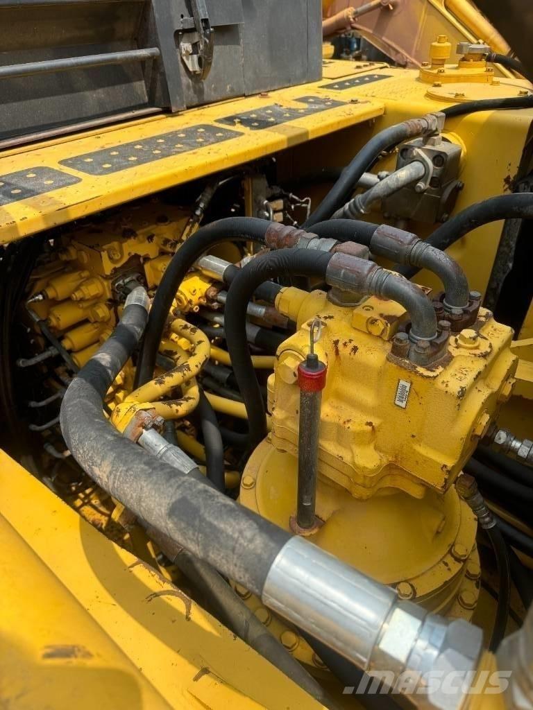 Komatsu PC 400-8 حفارات زحافة