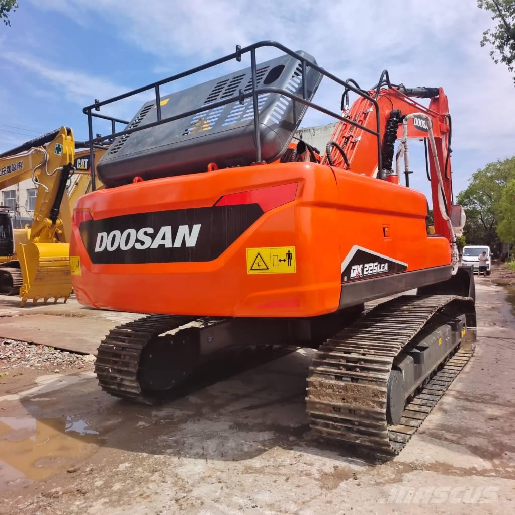 Doosan DX 225 LC-9C حفارات زحافة