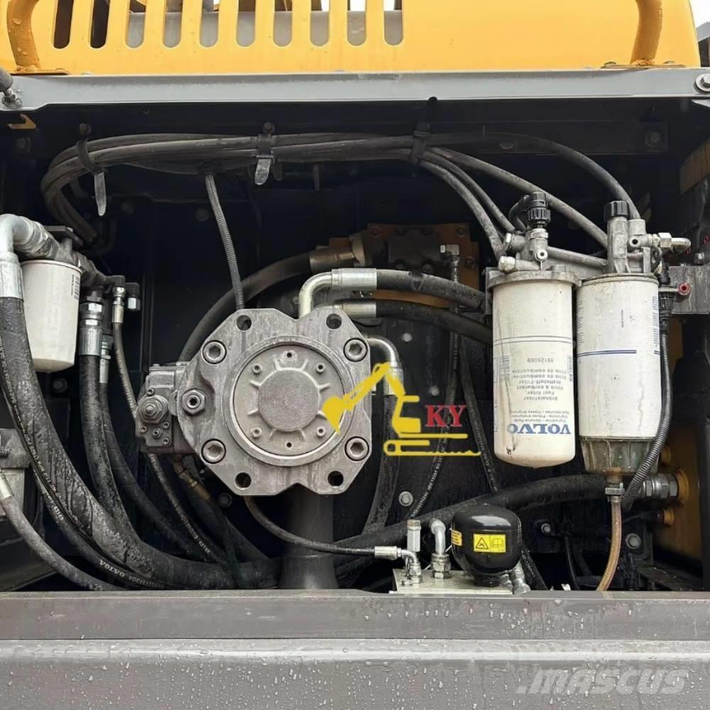 Volvo 380D حفارات زحافة