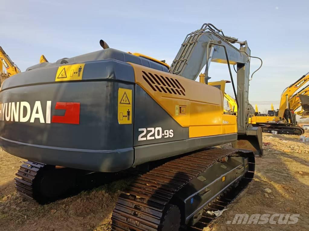 Hyundai 220-9s حفارات زحافة