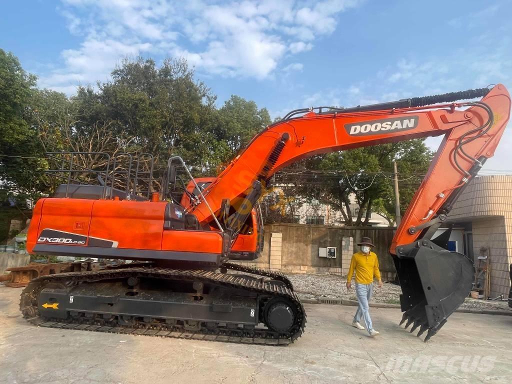 Doosan DX 300 حفارات زحافة