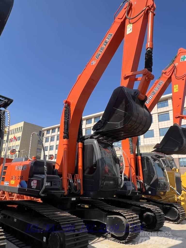 Hitachi ZX 200 حفارات زحافة