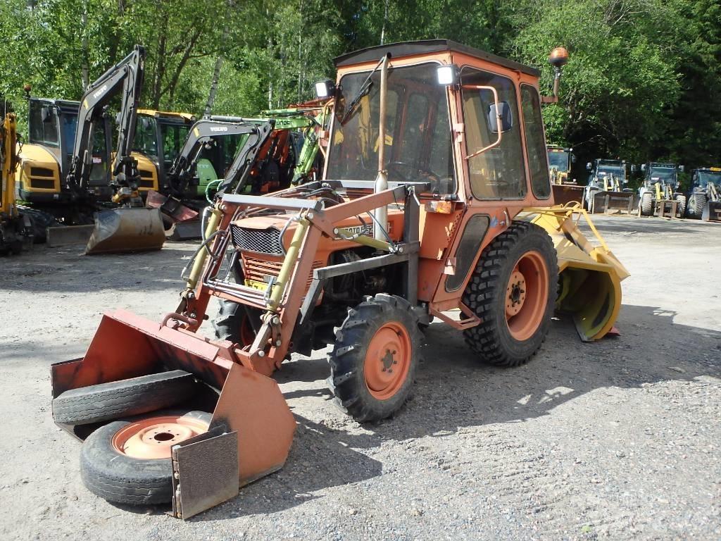 Kubota L 245 DT جرارات مدمجة