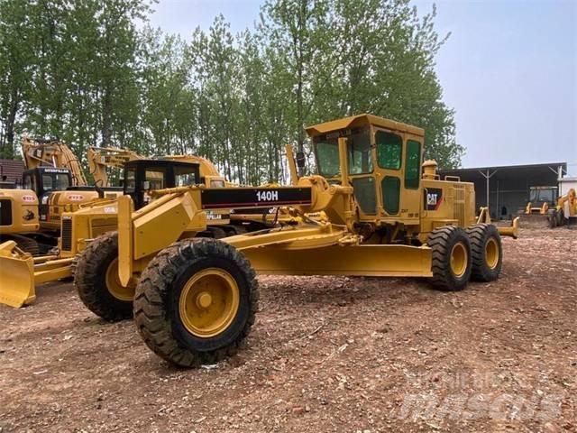 CAT 140 H معدات تمهيد الطرق