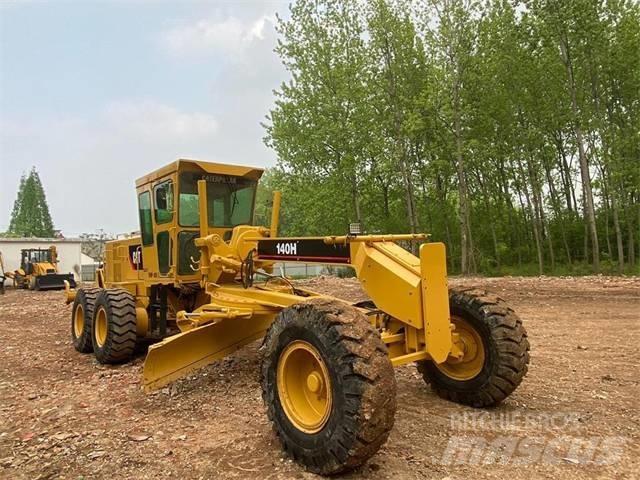 CAT 140 H معدات تمهيد الطرق