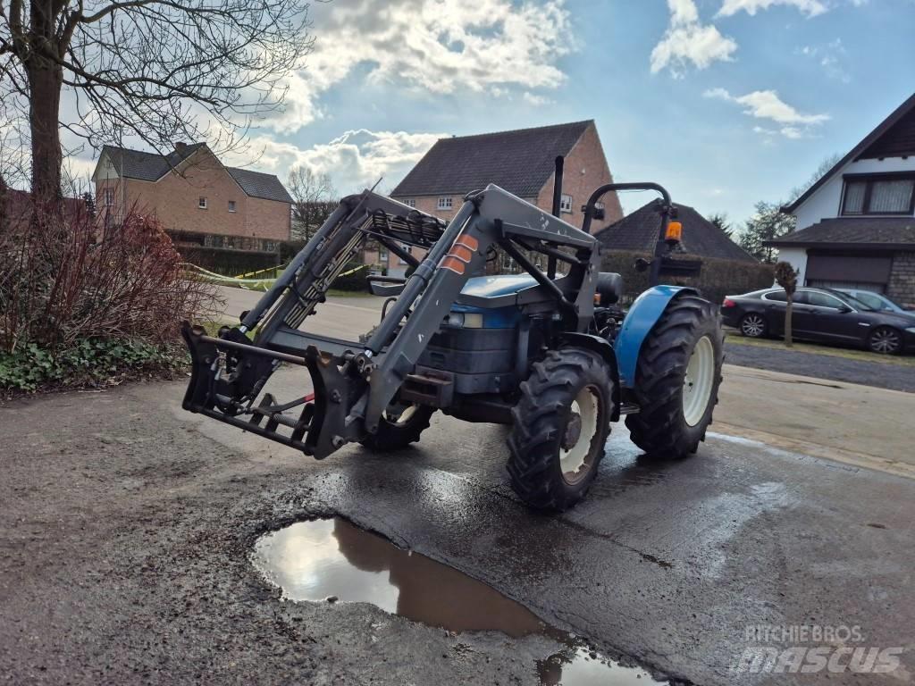 New Holland TN65D الجرارات