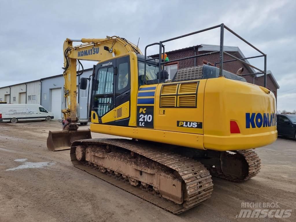 Komatsu PC 210 LC-10 حفارات زحافة