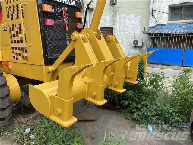 CAT 140 H معدات تمهيد الطرق