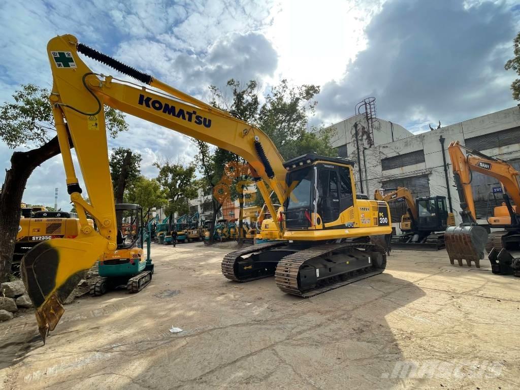 Komatsu PC 200-8 حفارات زحافة