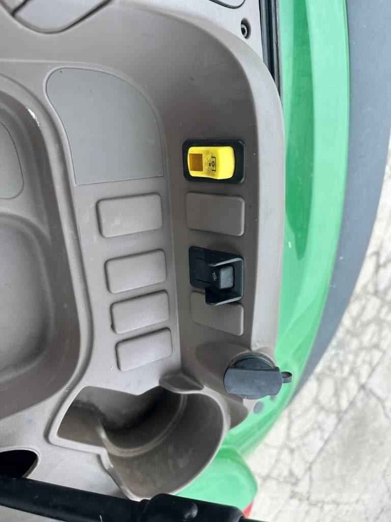 John Deere 5090 M الجرارات