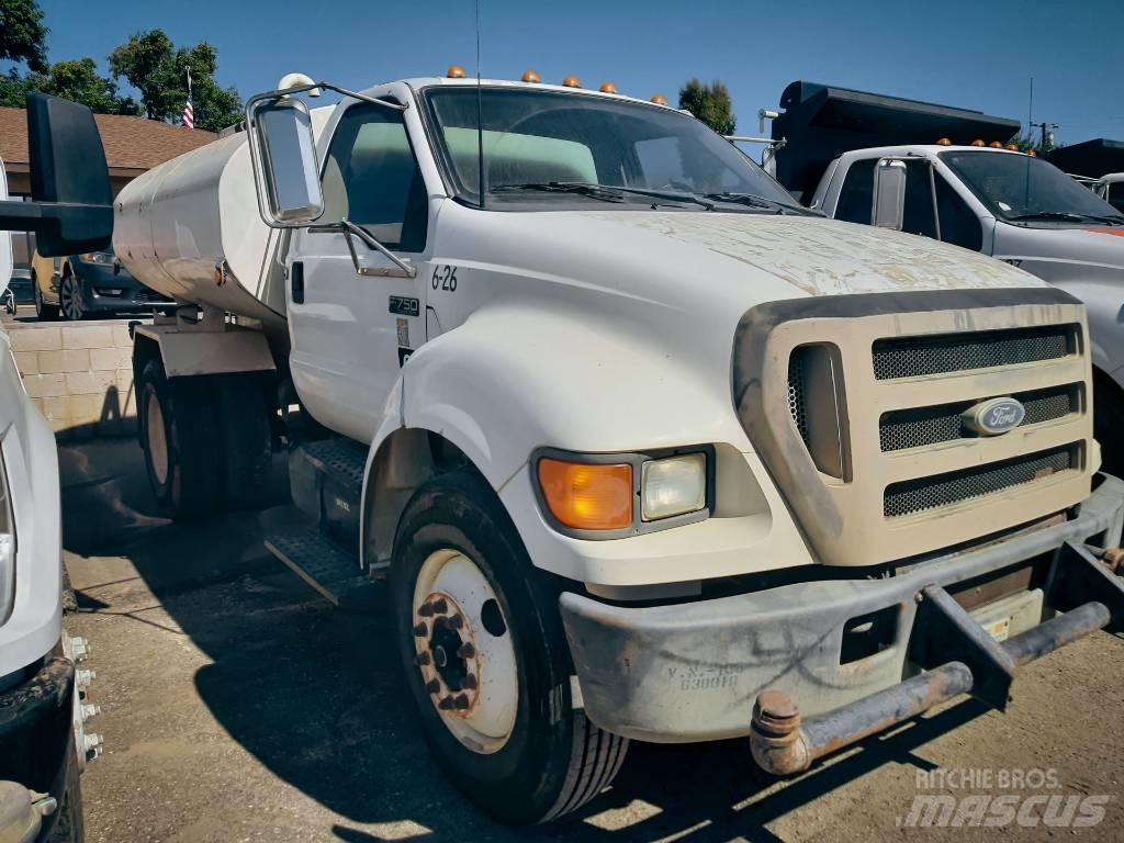 Ford F 750 XL SD صهاريج مياه