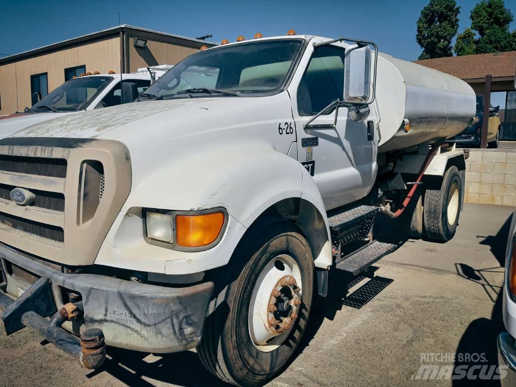 Ford F 750 XL SD صهاريج مياه