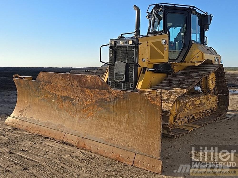 CAT D 5 LGP بلدوزرات مجنزرة