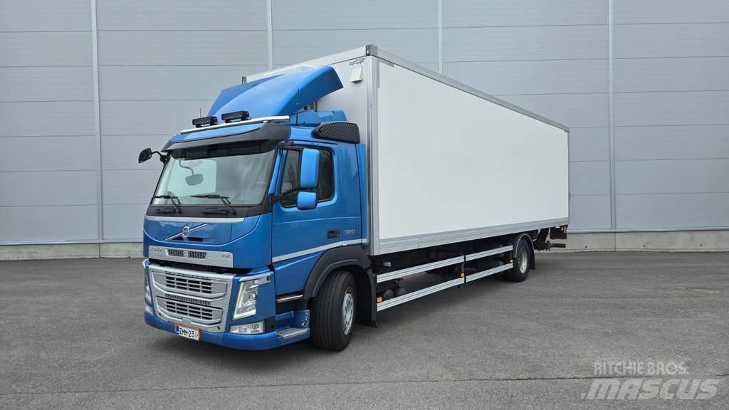Volvo FM شاحنات ذات هيكل صندوقي