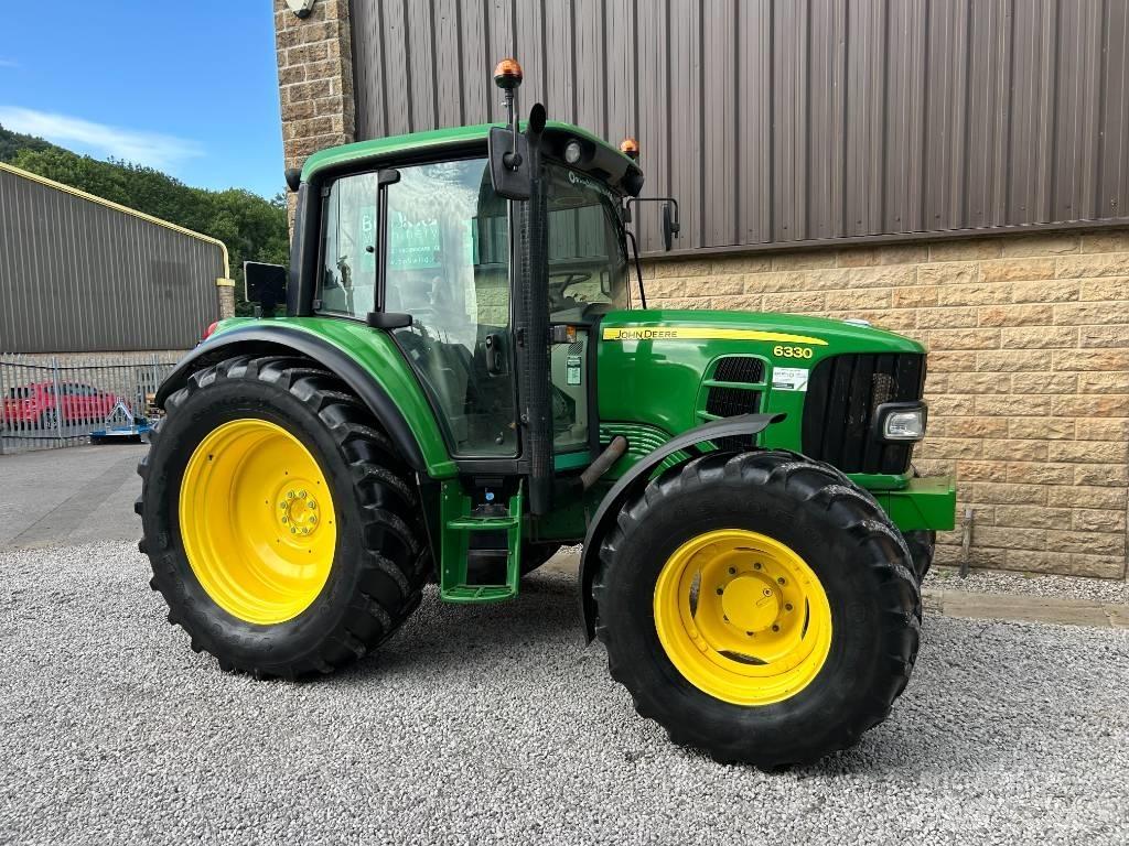 John Deere 6330 الجرارات