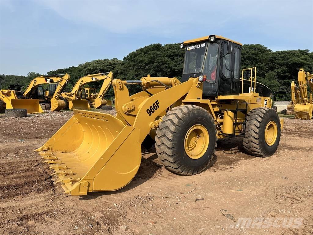 CAT 966F لوادر بعجل
