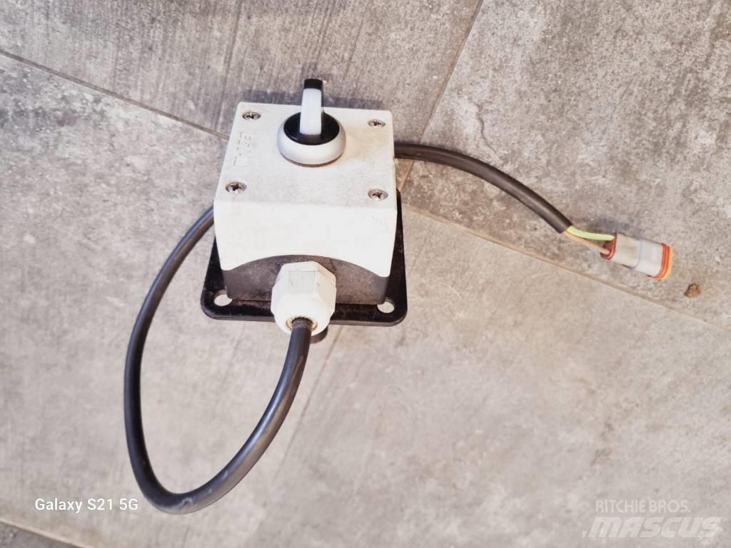 Pronar PUV 2800    OP26 حراثات ونصول الجليد