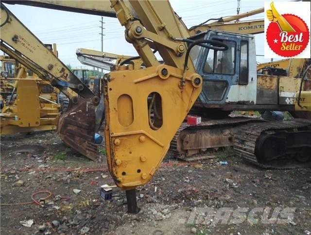 CAT 320 C حفارات زحافة