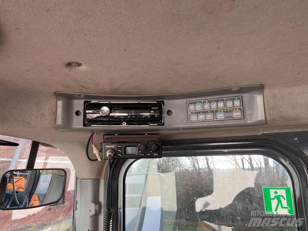 Doosan DL 250 15 لوادر بعجل