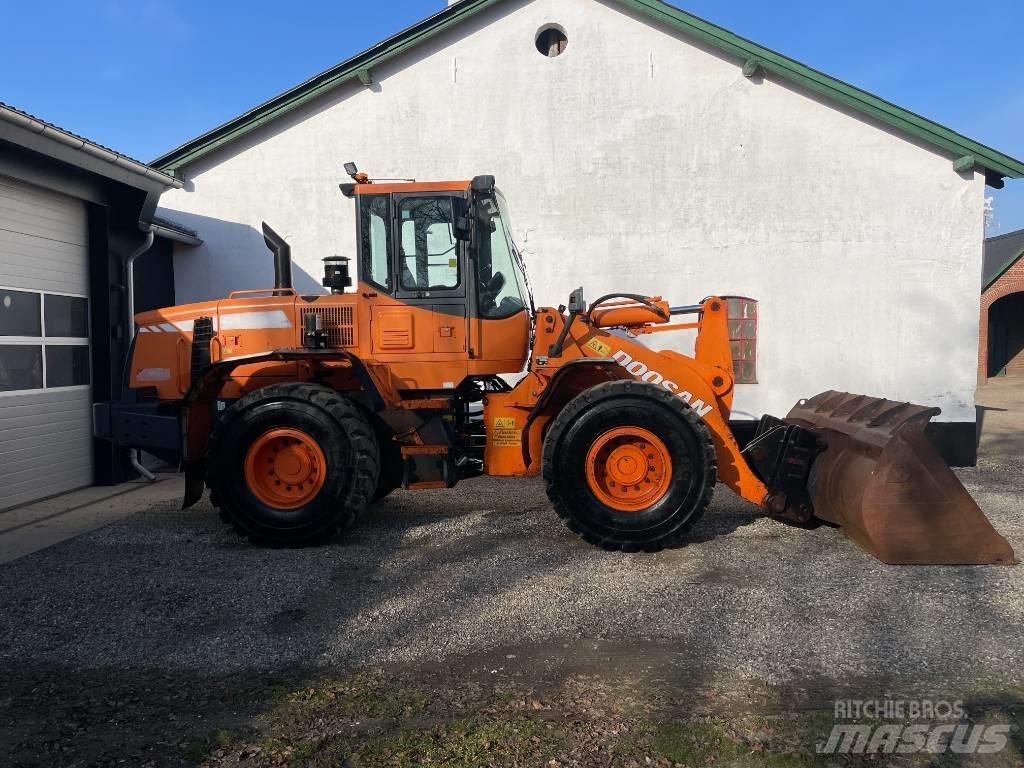 Doosan DL 250 15 لوادر بعجل