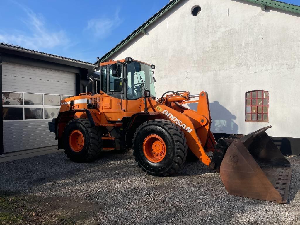 Doosan DL 250 15 لوادر بعجل