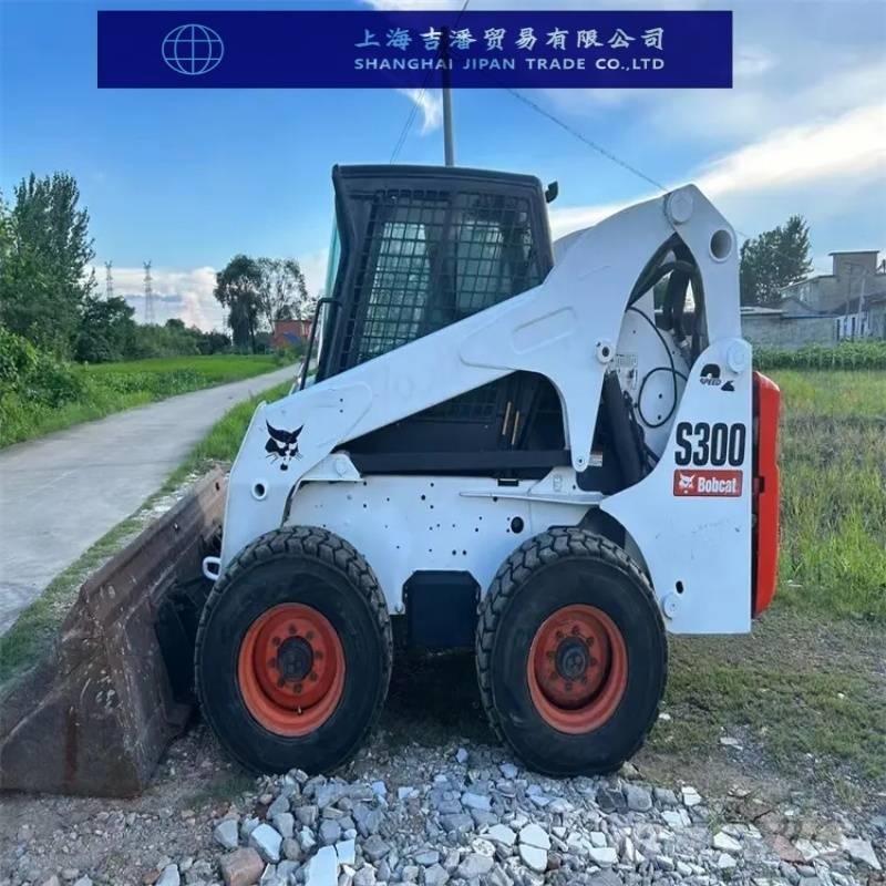 Bobcat s 300 لوادر انزلاقية التوجيه