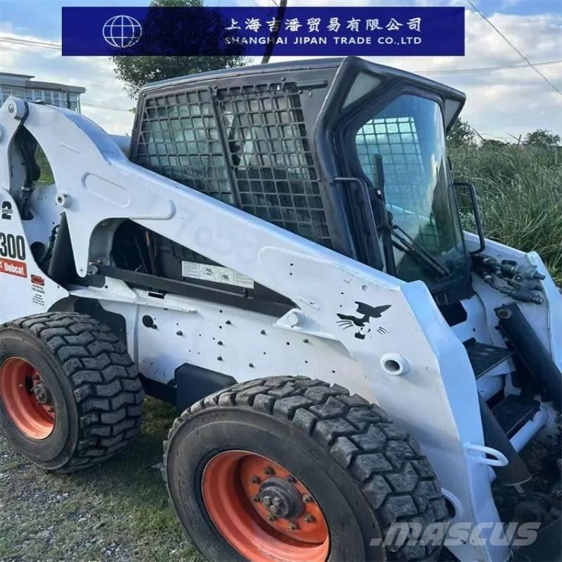 Bobcat s 300 لوادر انزلاقية التوجيه