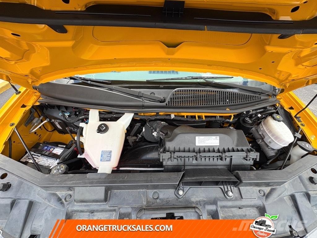 GMC Savana G3500 شاحنة مقفلة