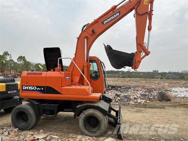 Doosan DH150W حفارات بعجل