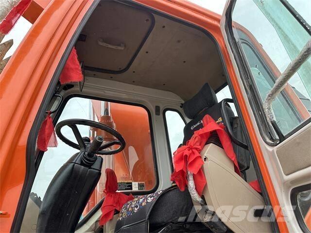 Doosan DH150W حفارات بعجل