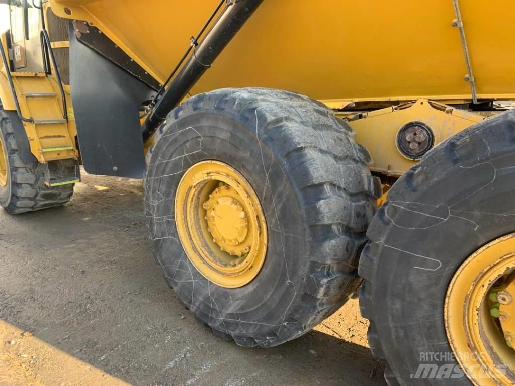 CAT 730 ساحبات مفصلية