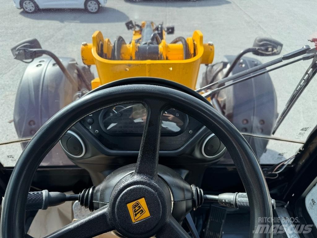 JCB TM 320 S لوادر بعجل
