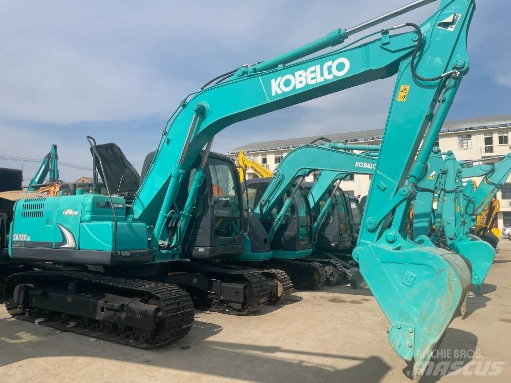 Kobelco SK 130 حفارات زحافة