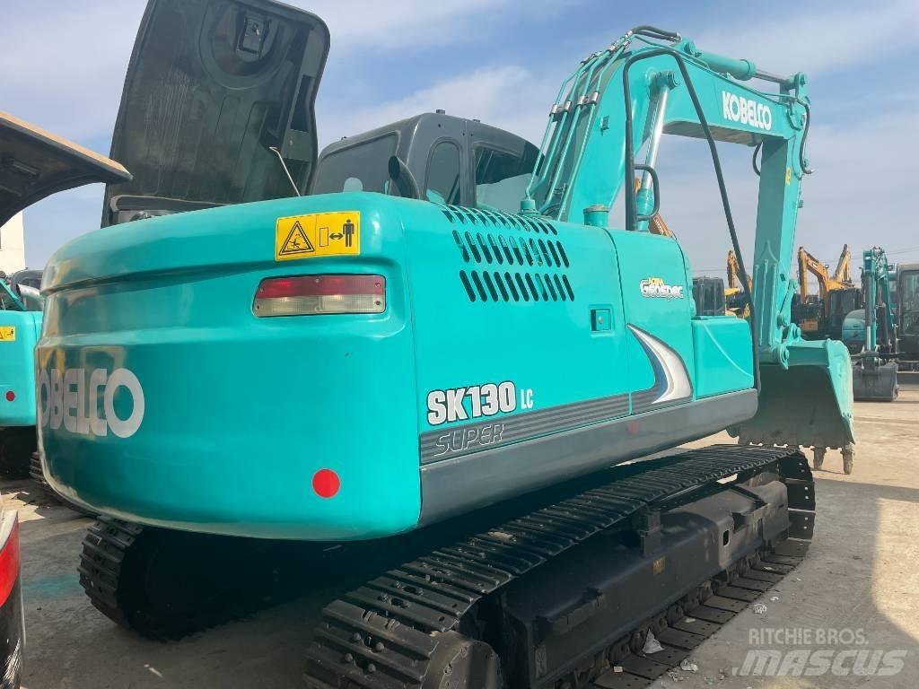 Kobelco SK 130 حفارات زحافة