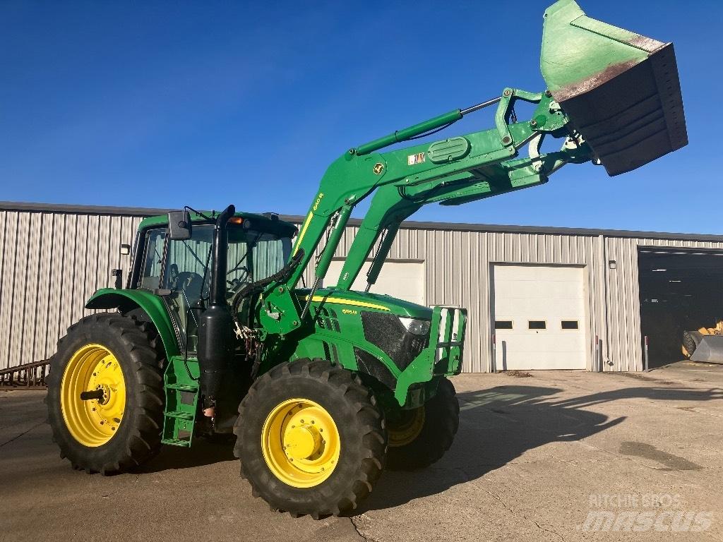 John Deere 6155 M الجرارات