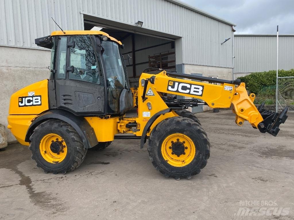 JCB TM 220 معدات مناولة لأغراض الزراعة