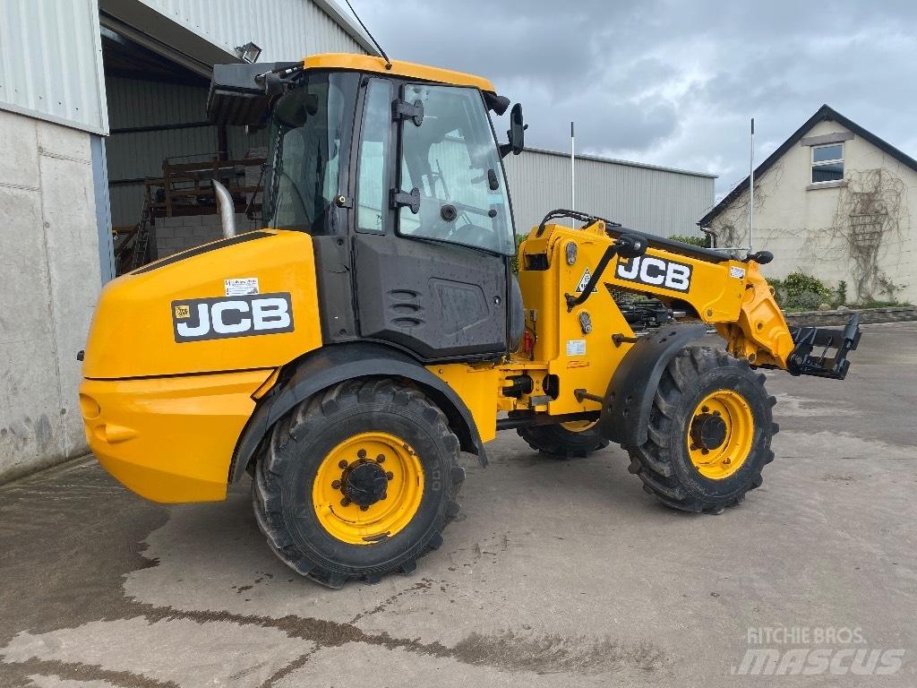 JCB TM 220 معدات مناولة لأغراض الزراعة