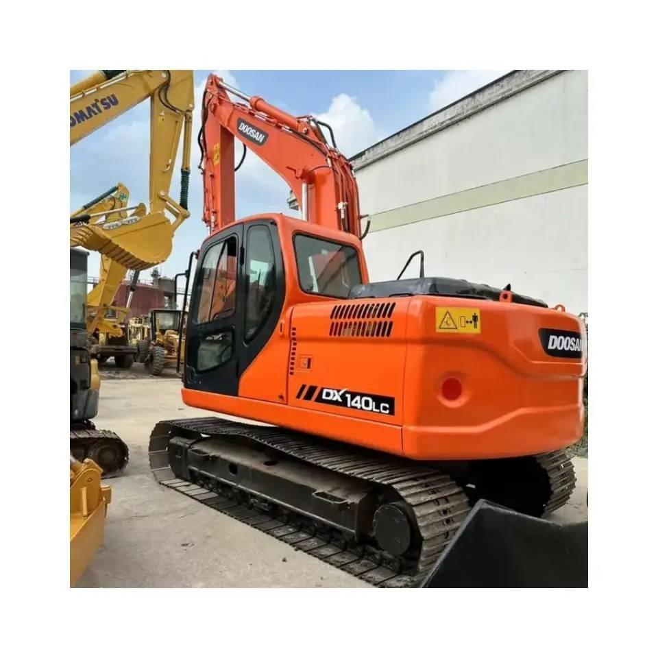 Doosan DX 140 LC حفارات زحافة