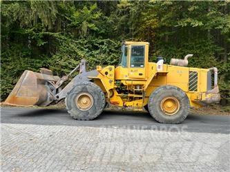 Volvo L 180 E لوادر بعجل
