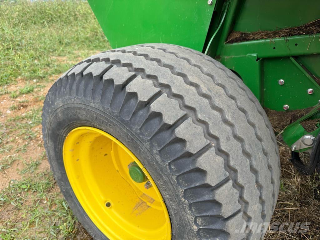 John Deere F441M محزمات مستديرة