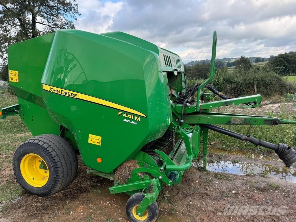 John Deere F441M محزمات مستديرة