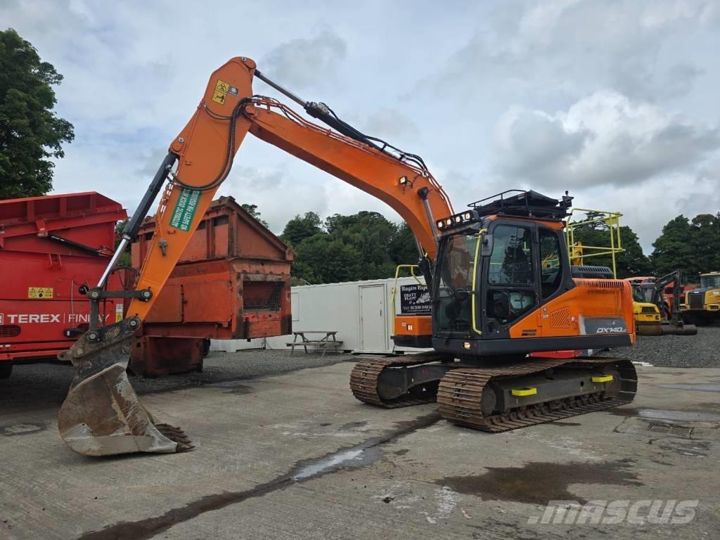 Doosan DX 140 LC حفارات زحافة