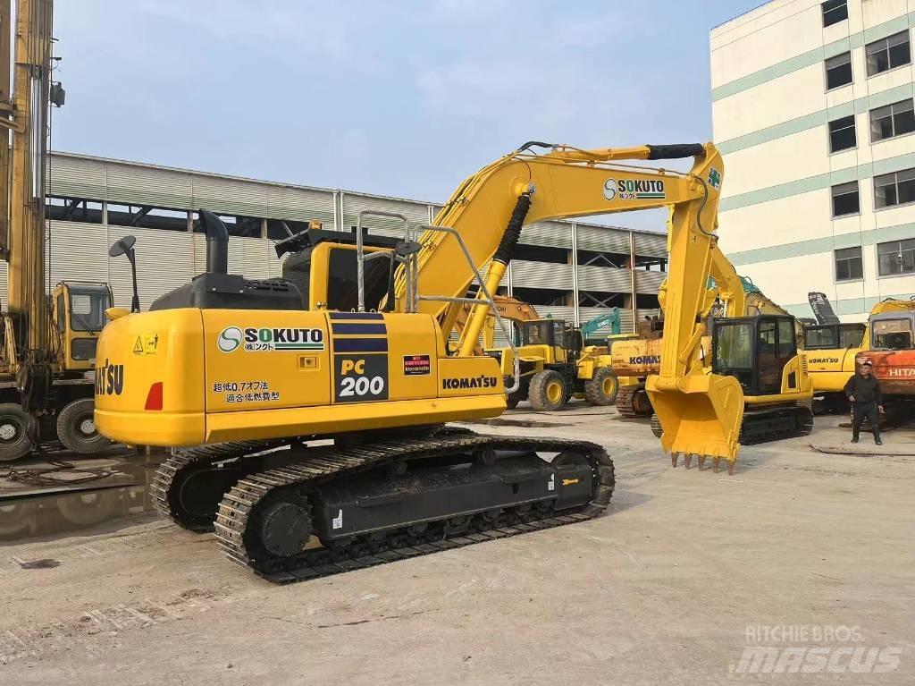 Komatsu PC 200-8N1 حفارات زحافة