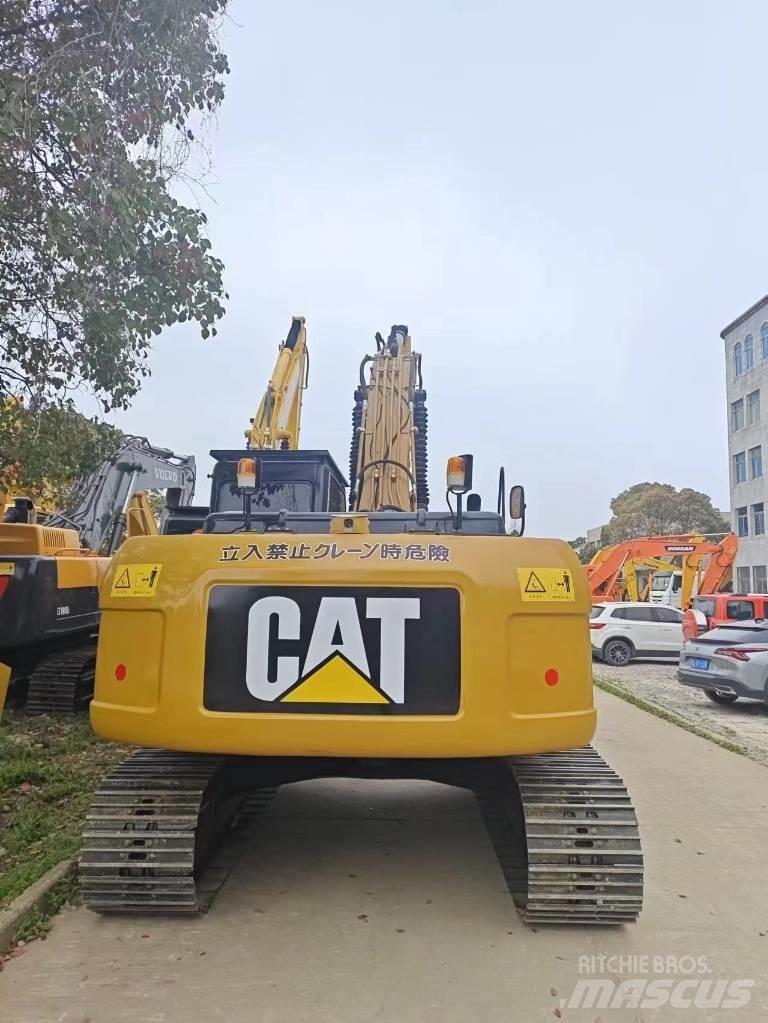 CAT 320 D L حفارات زحافة