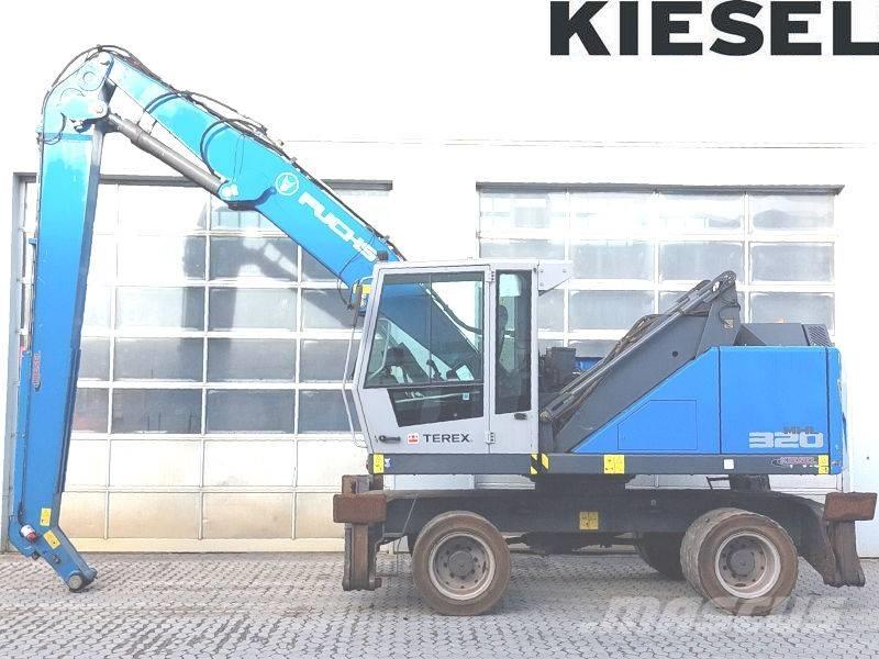 Fuchs MHL 320 F مناولات المخلفات / مناولات صناعية