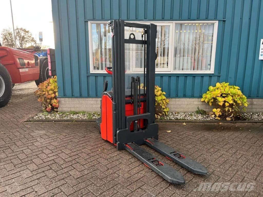 Linde L16AP معدات التكديس الجوالة