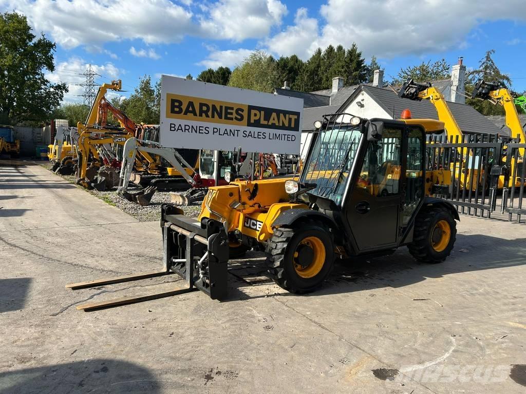JCB 525-60 مناولات متداخلة